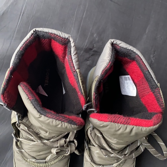 Sorel boots - Picture 2 of 2